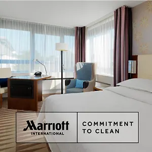 Sheraton Westpark Отель